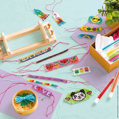 Loisir créatif enfant dès 6 ans, activité bijoux, 6 bijoux fleurs en perles, kit créatif Les Ateliers Bijoux Hachette x JANOD