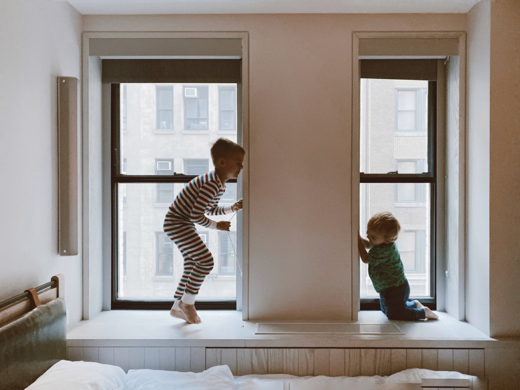 Des exercices physiques simples et ludiques à faire en famille durant le confinement.