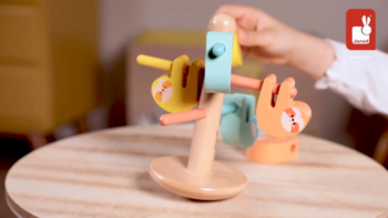 Wooden sloth balance and colours game – In partnership with WWF®