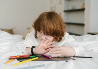 Comment aider mon enfant autiste à accepter de nouvelles expériences ?