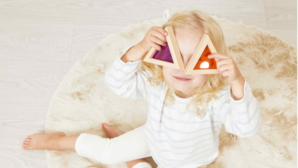 Enfant autiste : quels jeux offrir et quelles activités manuelles lui proposer au quotidien ?