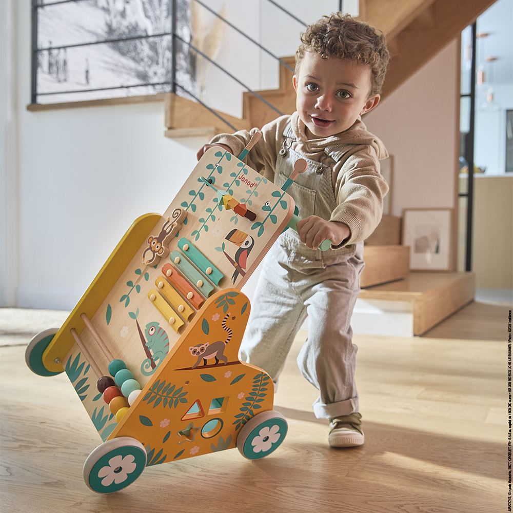 Guide d'achat : chariot de marche et porteur bébé 